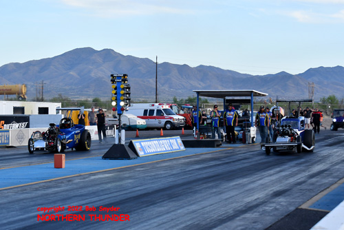 Kevin Knowles (near lane) vs Johnny West 
(far lane) - AA/FA